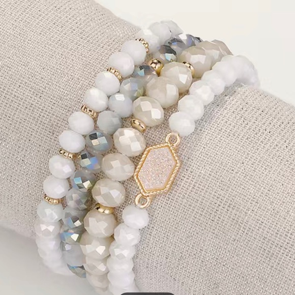 Crystal Resin Cluster Bracelet 4pcs Set(9 colors) - Picture 3 of 9